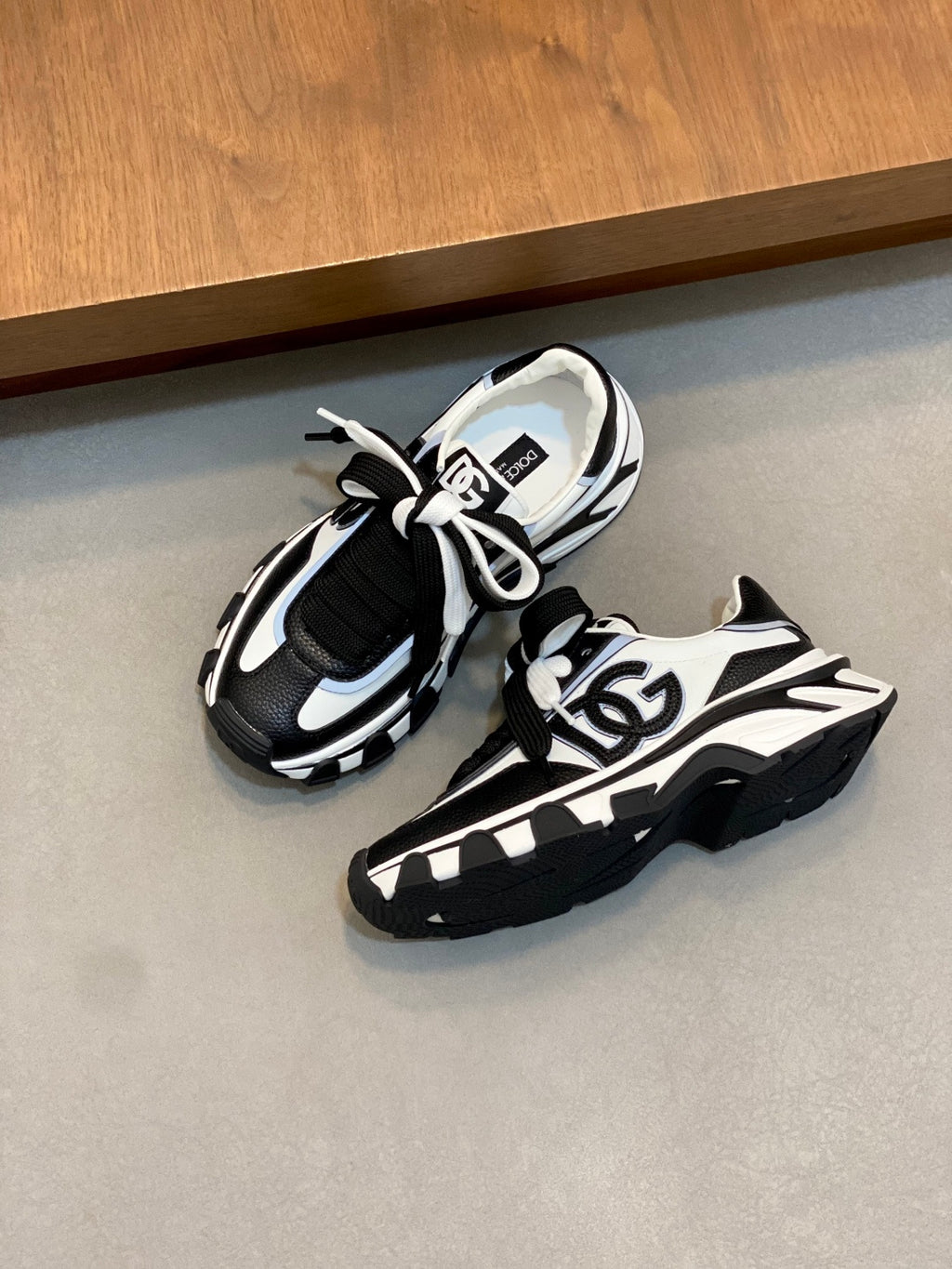 Dolce & Gabbana DG Cushion Mixed-Material Casual Sneakers