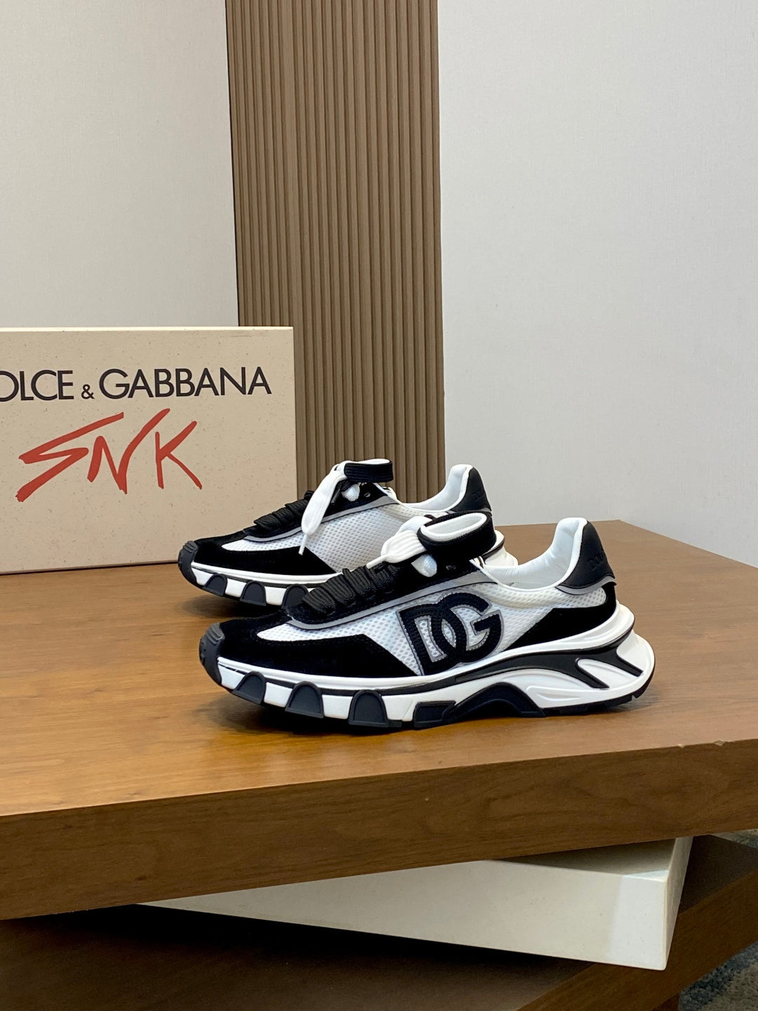 Dolce & Gabbana DG Cushion Mixed-Material Casual Sneakers