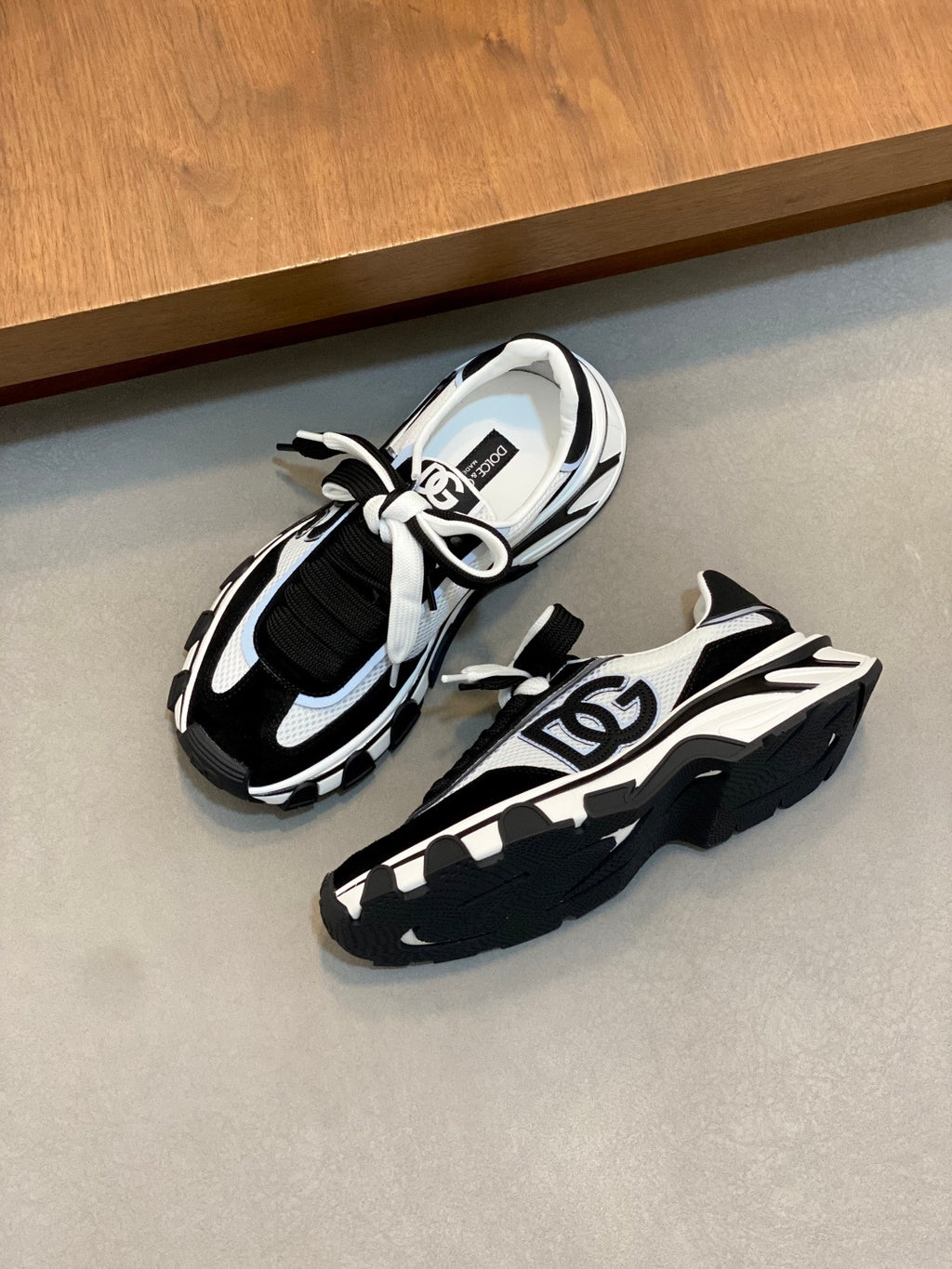 Dolce & Gabbana DG Cushion Mixed-Material Casual Sneakers