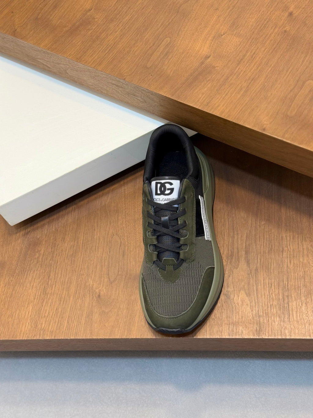 Dolce & Gabbana DG Premium Men's Mixed-Material Casual Sneakers