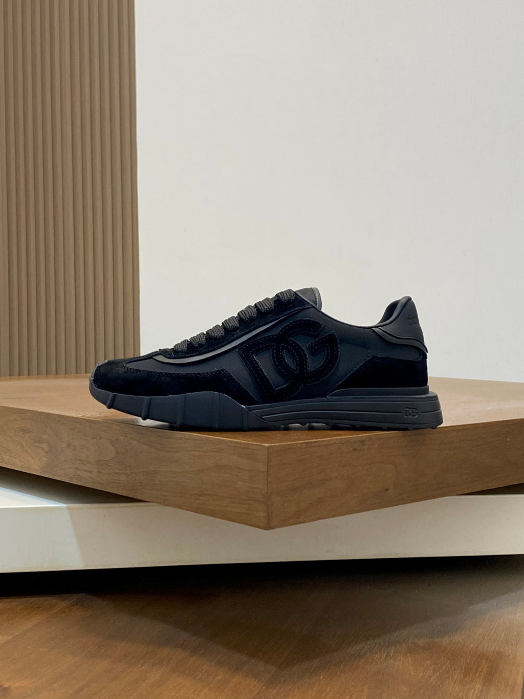 Dolce & Gabbana DG Premium Men's Mixed-Material Casual Sneakers