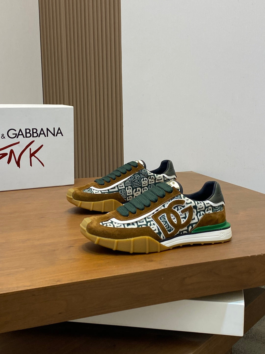 Dolce & Gabbana DG Premium Men's Mixed-Material Casual Sneakers