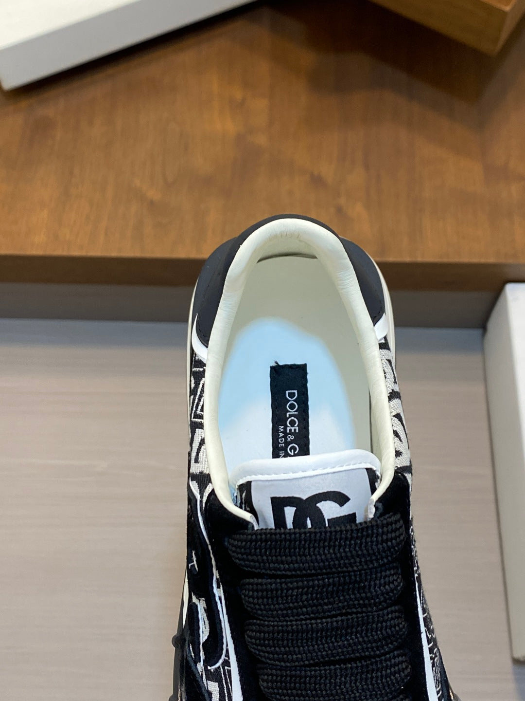 Dolce & Gabbana DG Premium Men's Mixed-Material Casual Sneakers