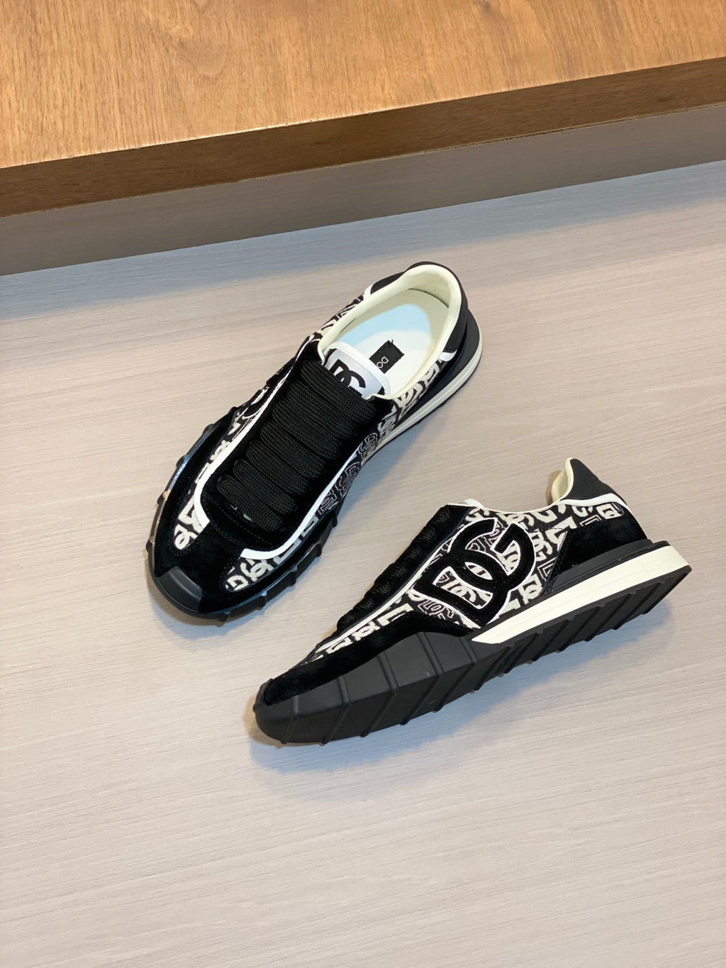 Dolce & Gabbana DG Premium Men's Mixed-Material Casual Sneakers