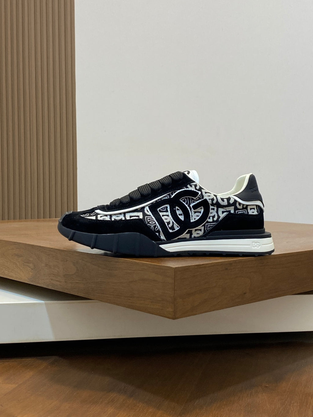 Dolce & Gabbana DG Premium Men's Mixed-Material Casual Sneakers