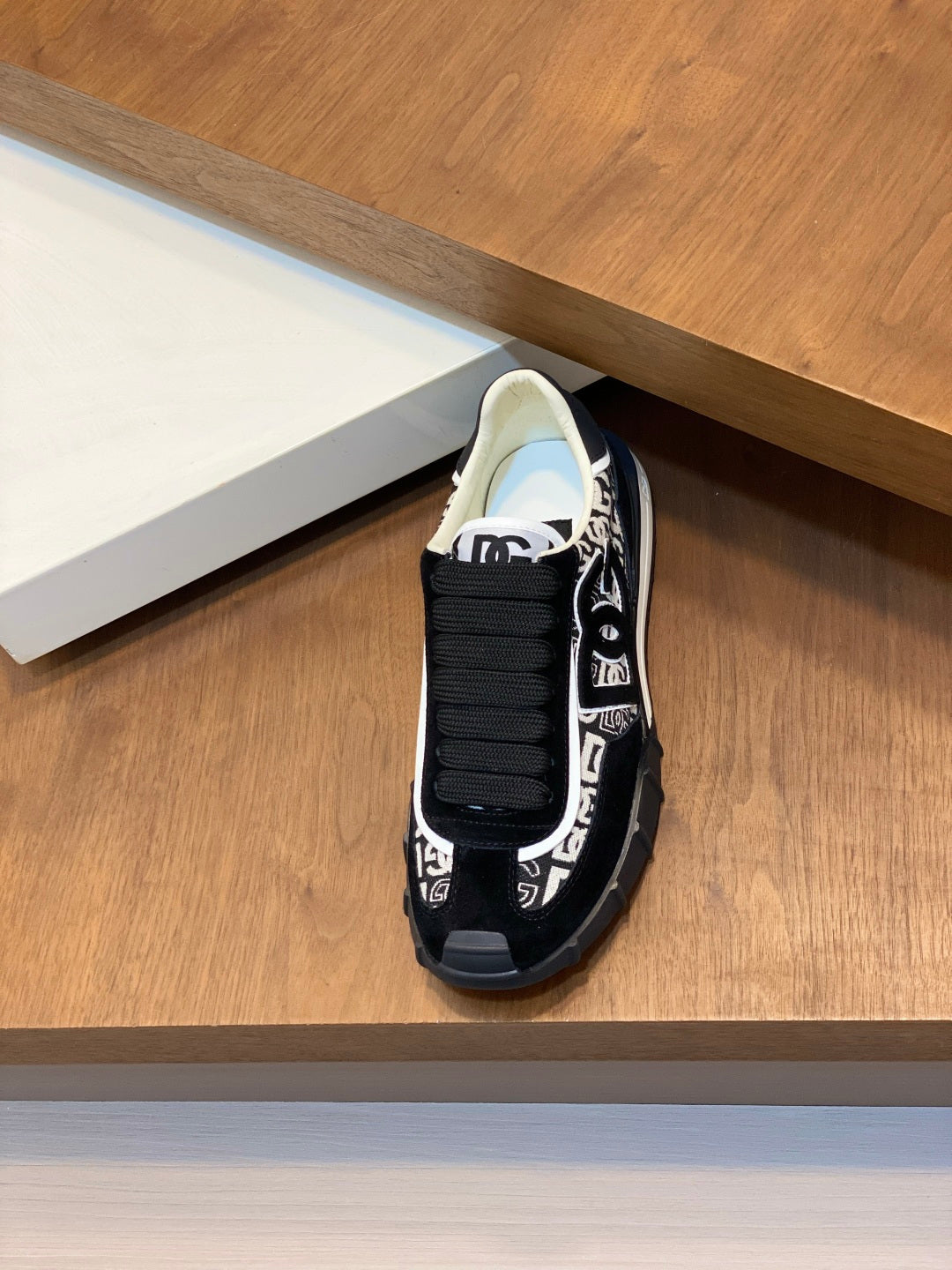 Dolce & Gabbana DG Premium Men's Mixed-Material Casual Sneakers