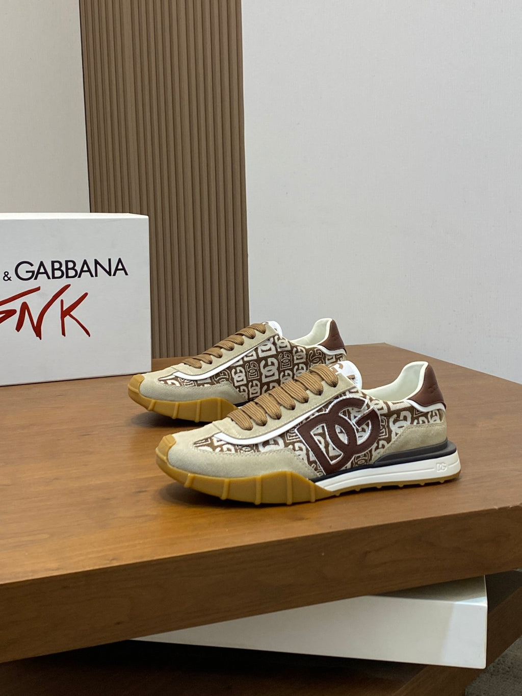 Dolce & Gabbana DG Premium Men's Mixed-Material Casual Sneakers