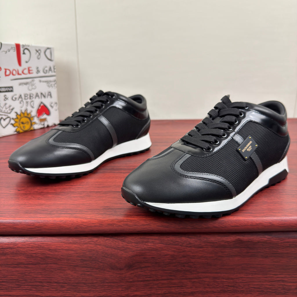 Dolce & Gabbana DG Men's Retro Runner Sneakers with Metal Badge Black