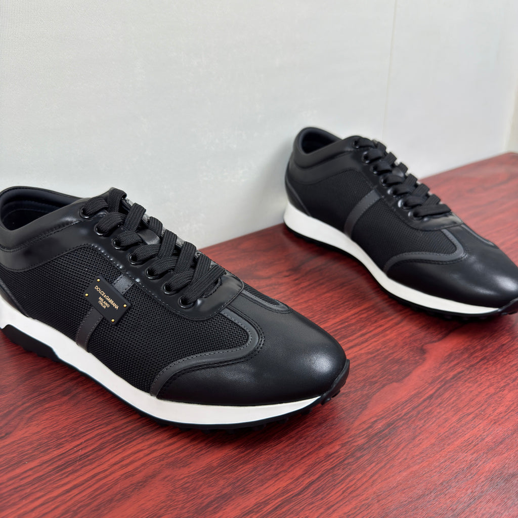 Dolce & Gabbana DG Men's Retro Runner Sneakers with Metal Badge Black