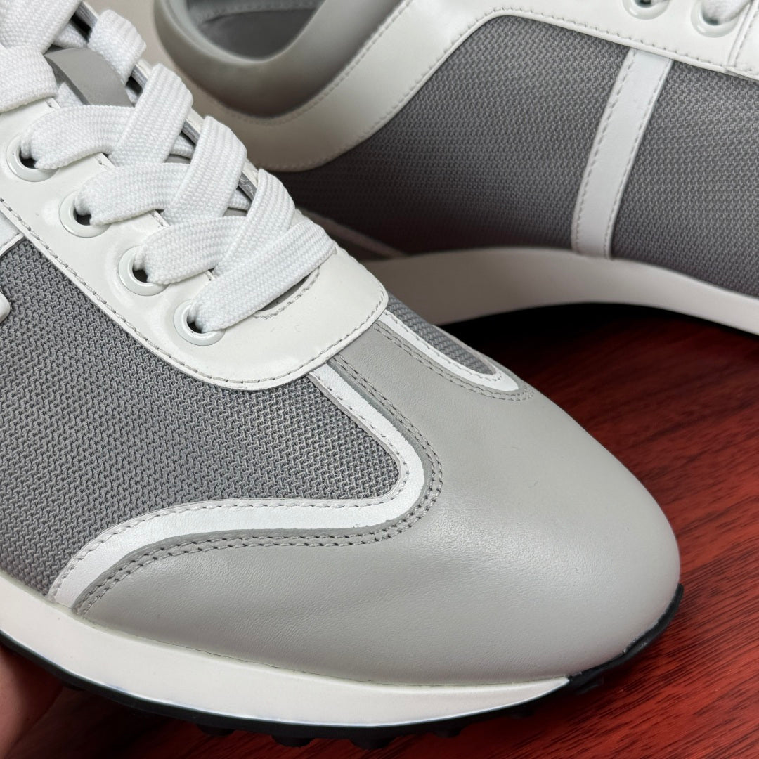 Dolce & Gabbana DG Men's Retro Runner Sneakers with Metal Badge White & Grey