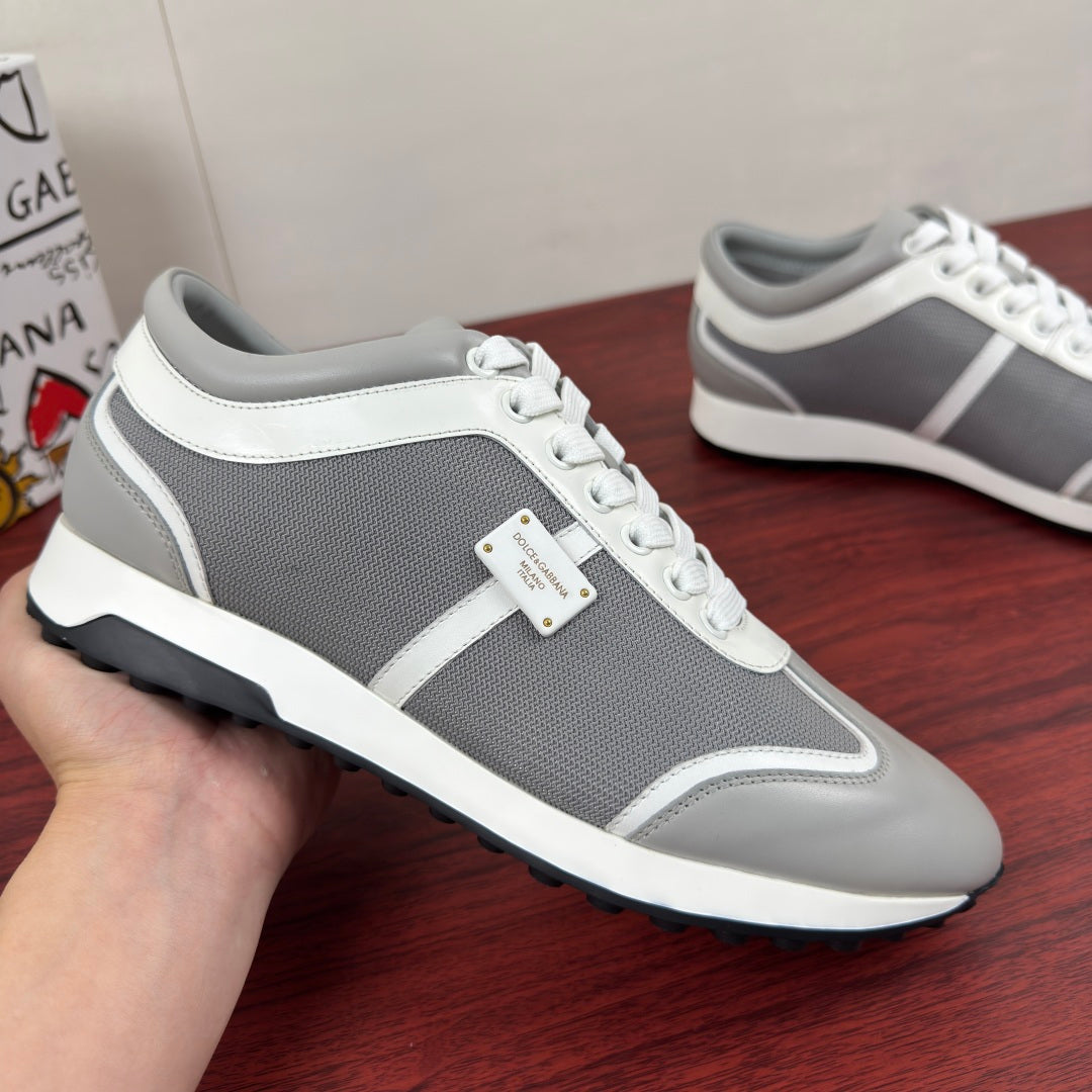 Dolce & Gabbana DG Men's Retro Runner Sneakers with Metal Badge White & Grey