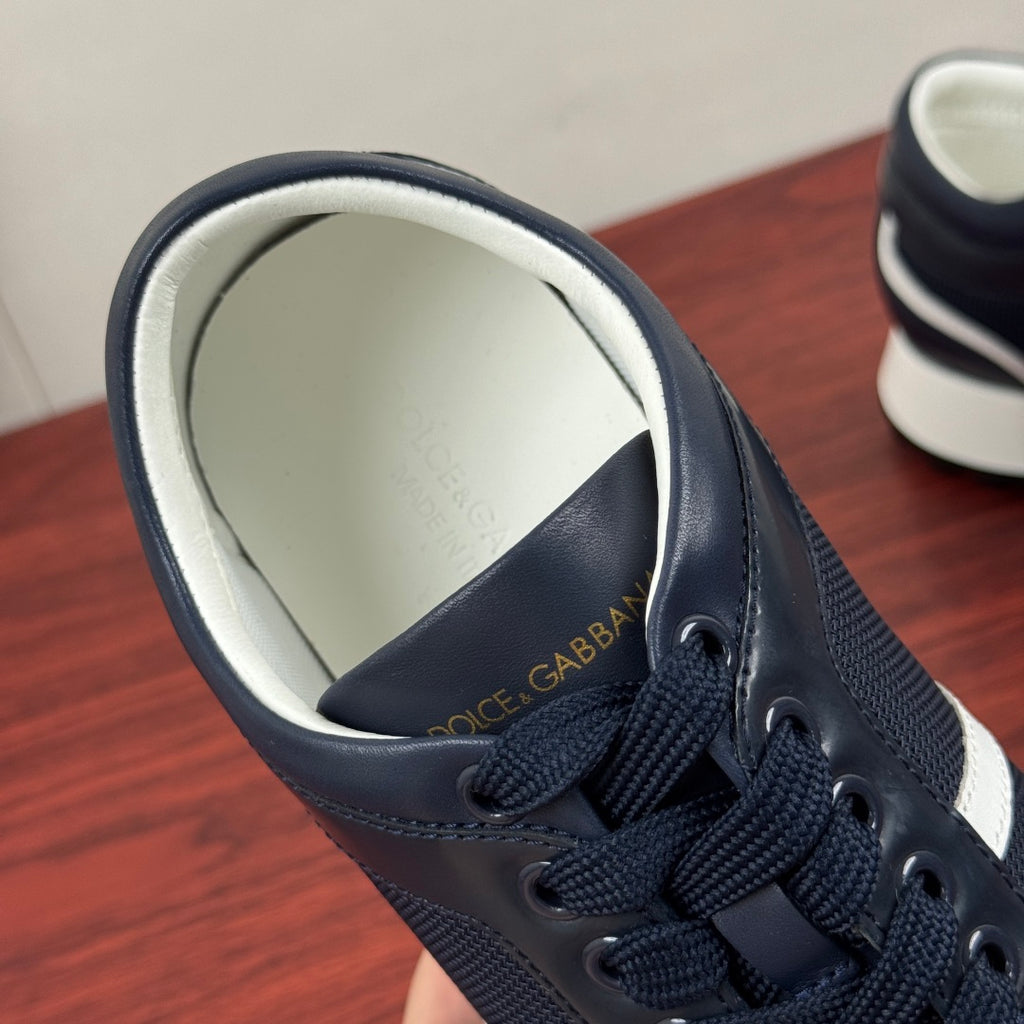 Dolce & Gabbana DG Men's Retro Runner Sneakers with Metal Badge Blue