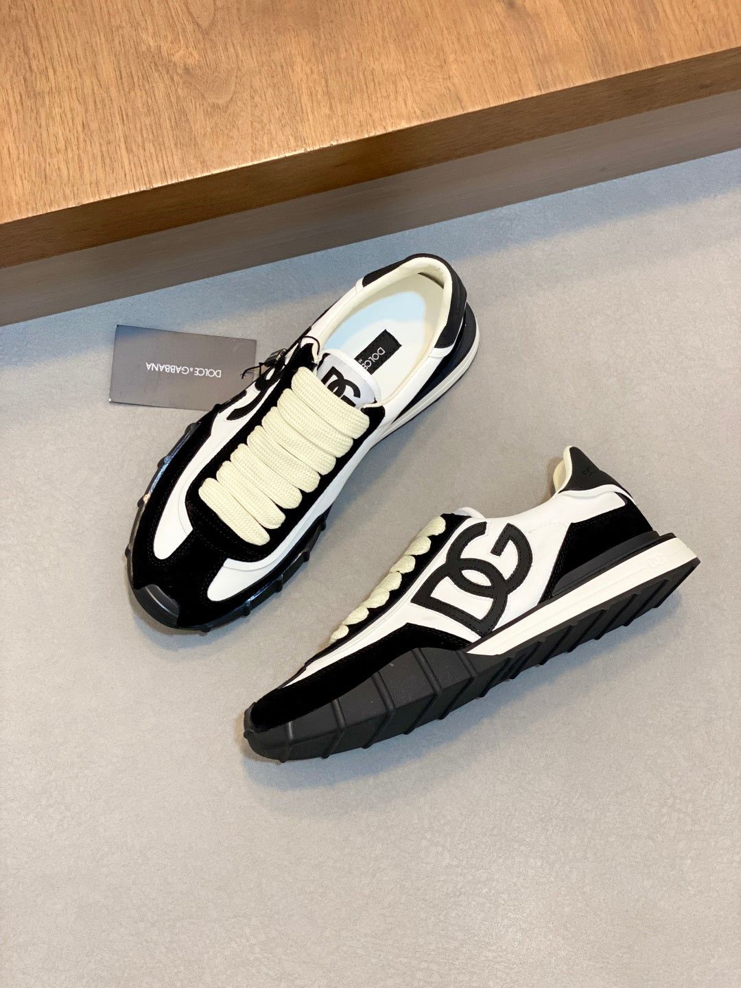 Dolce & Gabbana DG Premium Men's Mixed-Material Casual Sneakers