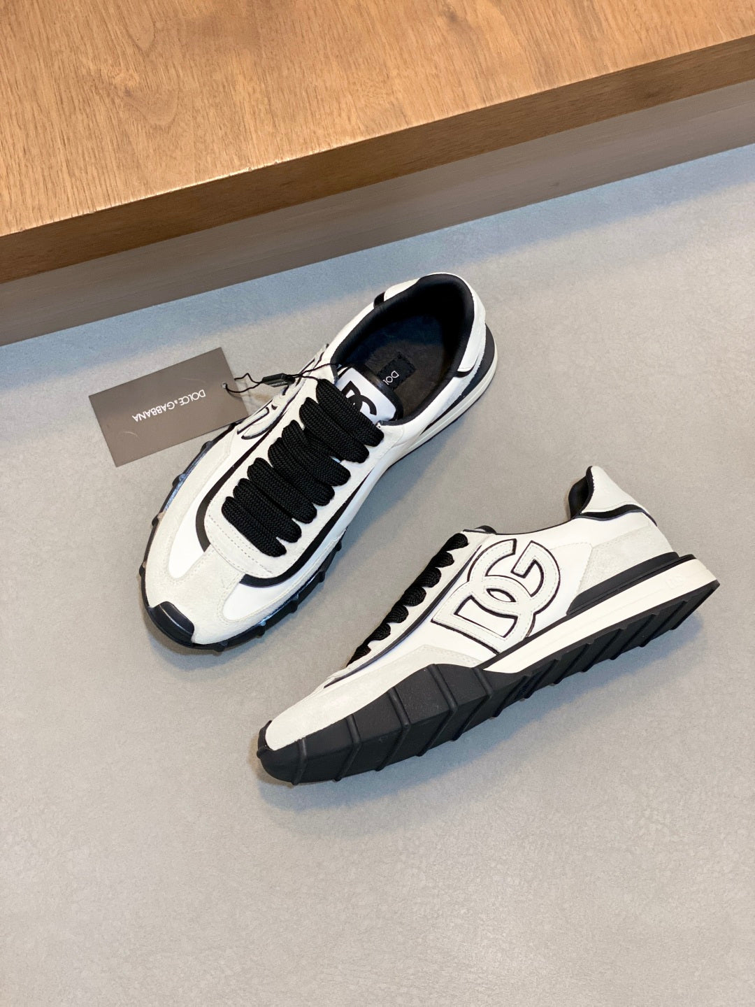 Dolce & Gabbana DG Premium Men's Mixed-Material Casual Sneakers