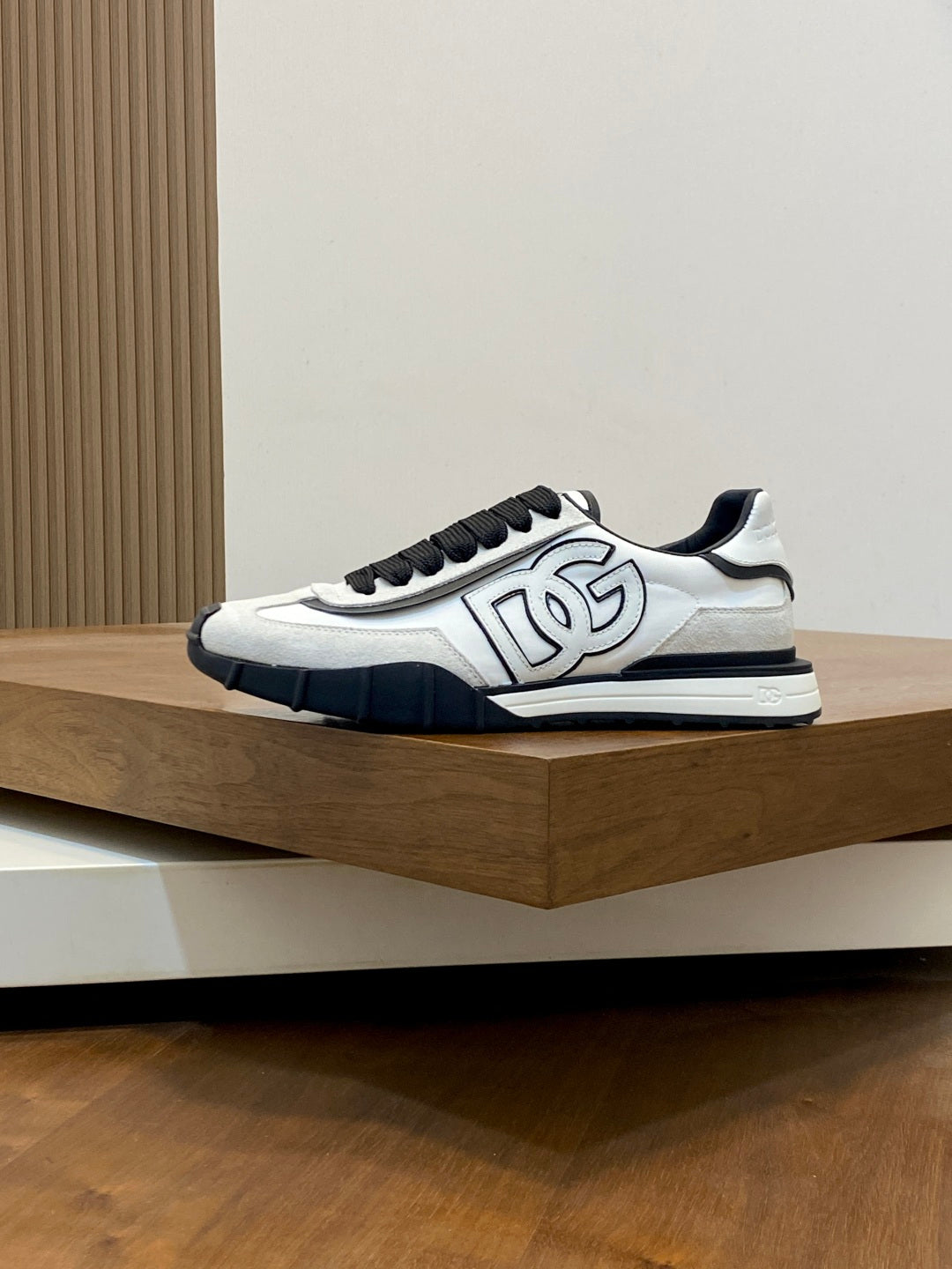 Dolce & Gabbana DG Premium Men's Mixed-Material Casual Sneakers