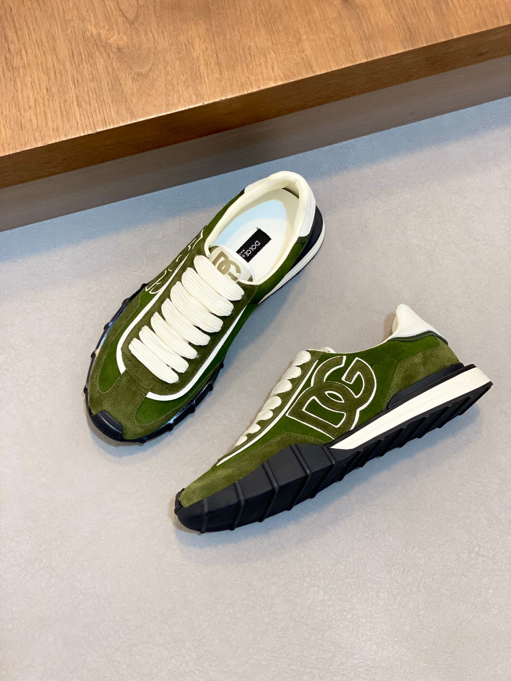 Dolce & Gabbana DG Premium Men's Mixed-Material Casual Sneakers