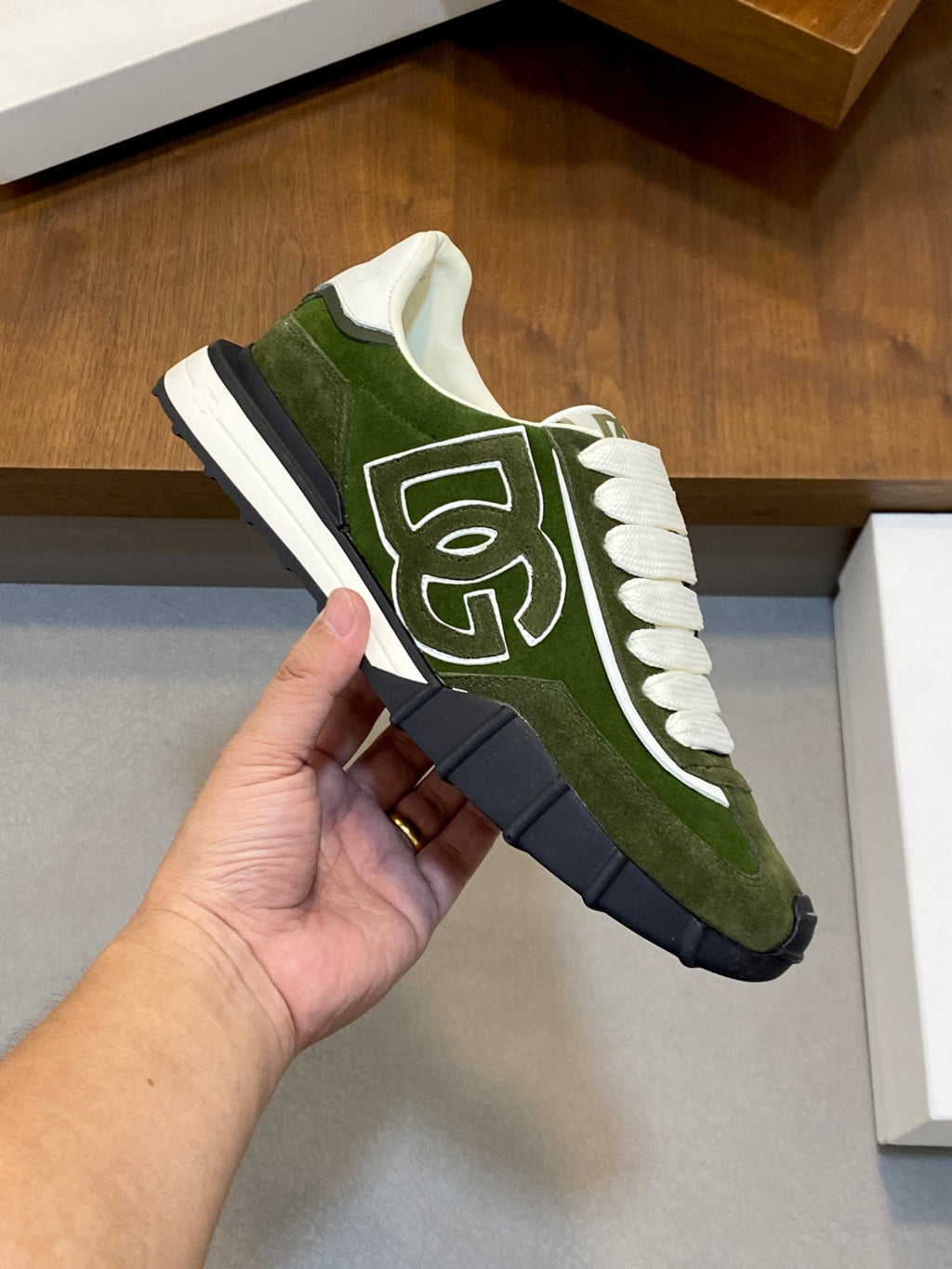 Dolce & Gabbana DG Premium Men's Mixed-Material Casual Sneakers