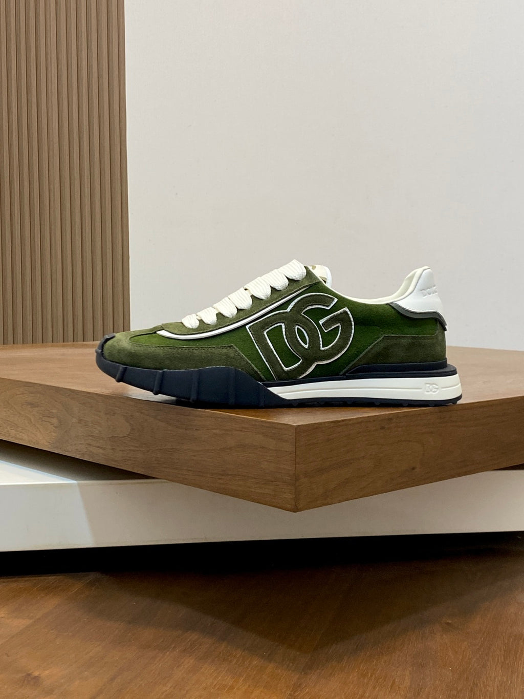 Dolce & Gabbana DG Premium Men's Mixed-Material Casual Sneakers
