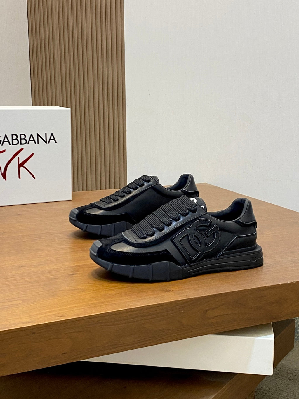 Dolce & Gabbana DG Premium Men's Mixed-Material Casual Sneakers