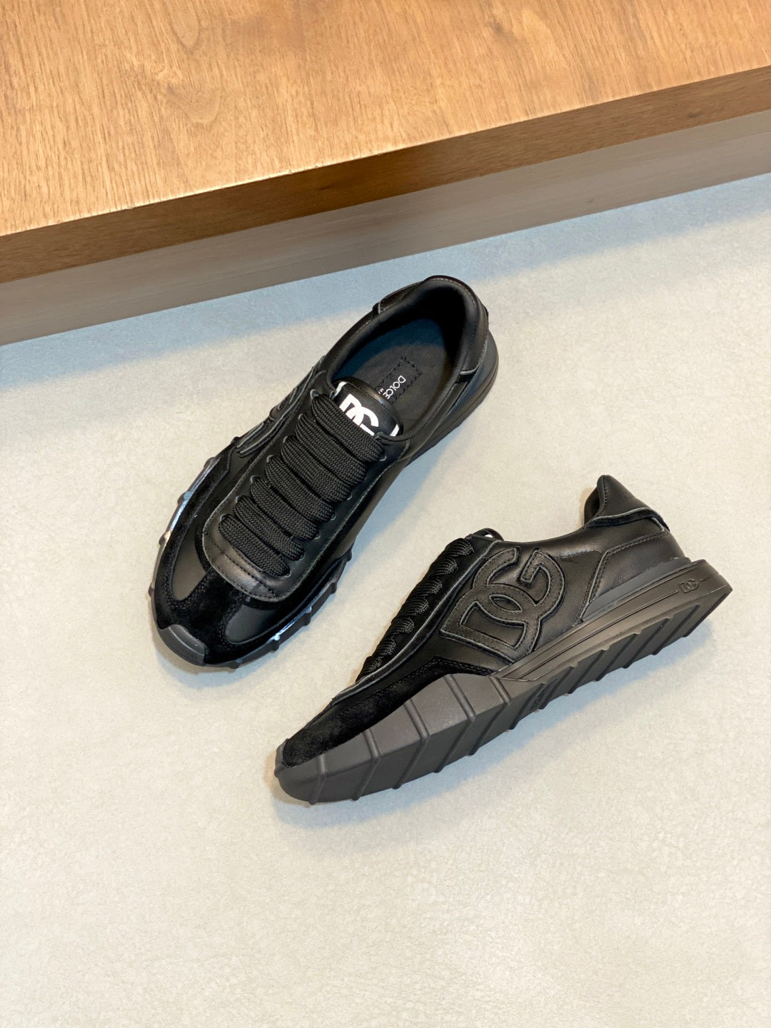 Dolce & Gabbana DG Premium Men's Mixed-Material Casual Sneakers