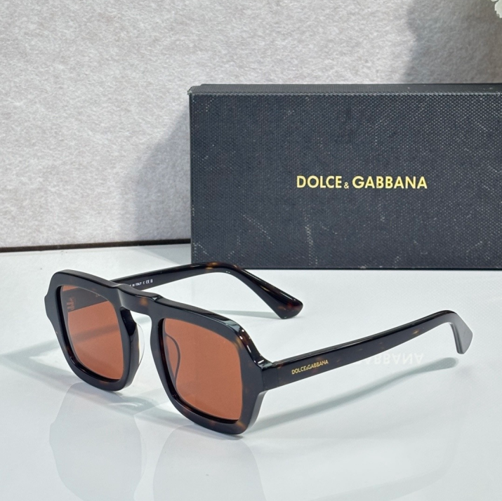 Dolce & Gabbana DG Sunglasses – Oversized Square Frame with Crystal DG Logo