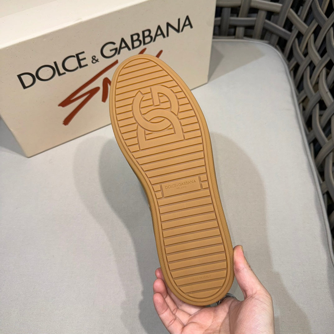 Dolce & Gabbana DG Men's Casual Sneakers with Signature Metal Buckle