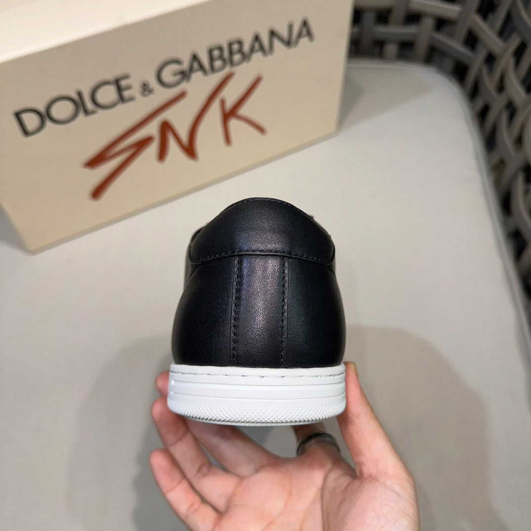 Dolce & Gabbana DG Men's Casual Sneakers with Signature Metal Buckle