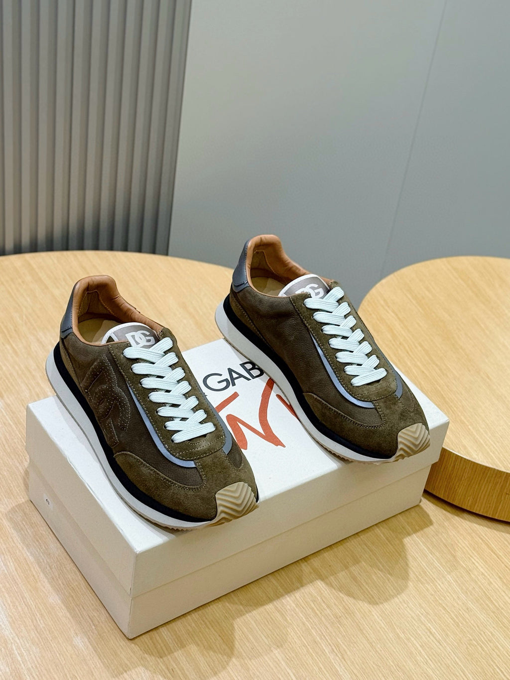 Dolce & Gabbana DG Cushion Mixed-Material Casual Sneakers