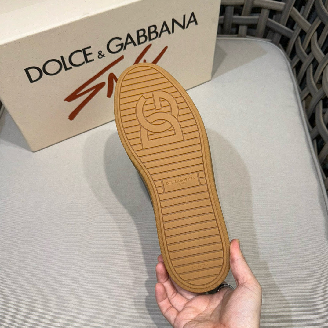 Dolce & Gabbana DG Men's Casual Sneakers with Signature Metal Buckle