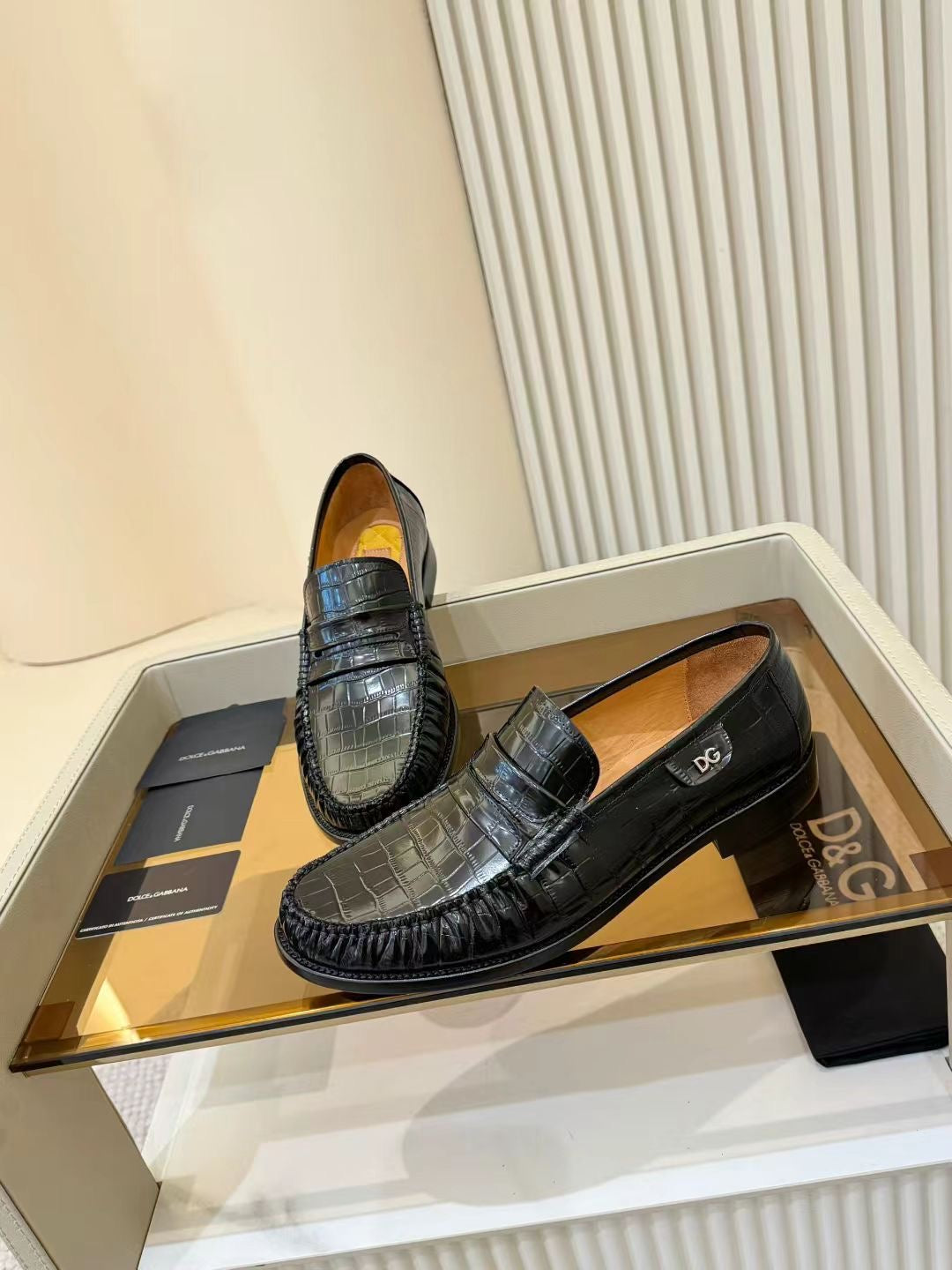 Dolce & Gabbana DG Men's Calfskin Dress Shoes with Leather Sole