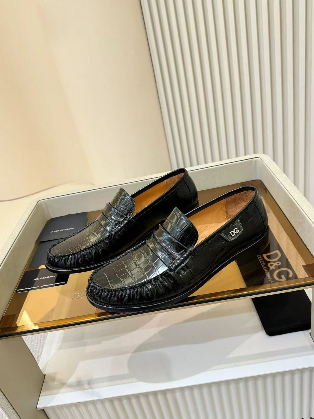 Dolce & Gabbana DG Men's Calfskin Dress Shoes with Leather Sole