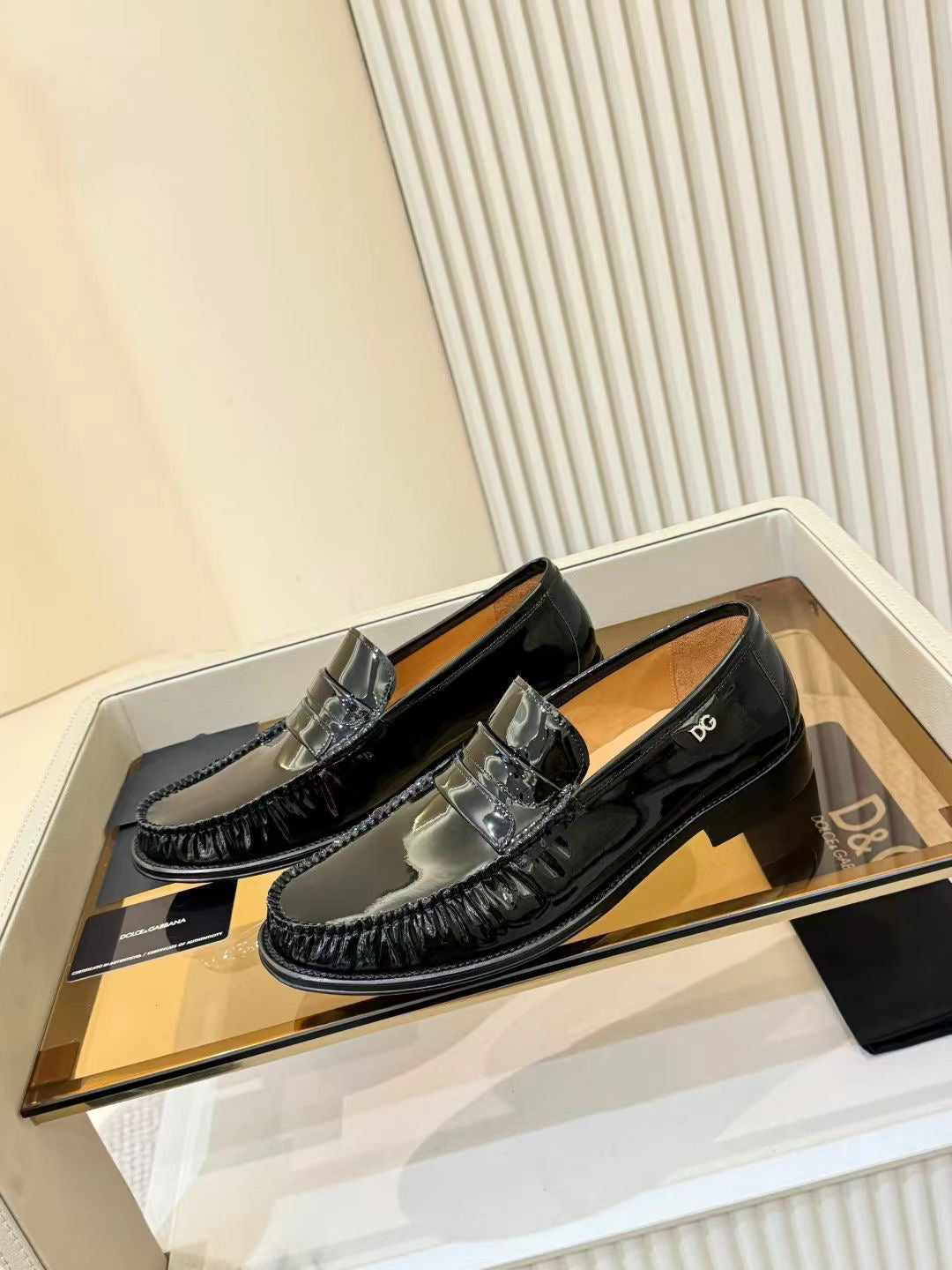 Dolce & Gabbana DG Men's Calfskin Dress Shoes with Leather Sole