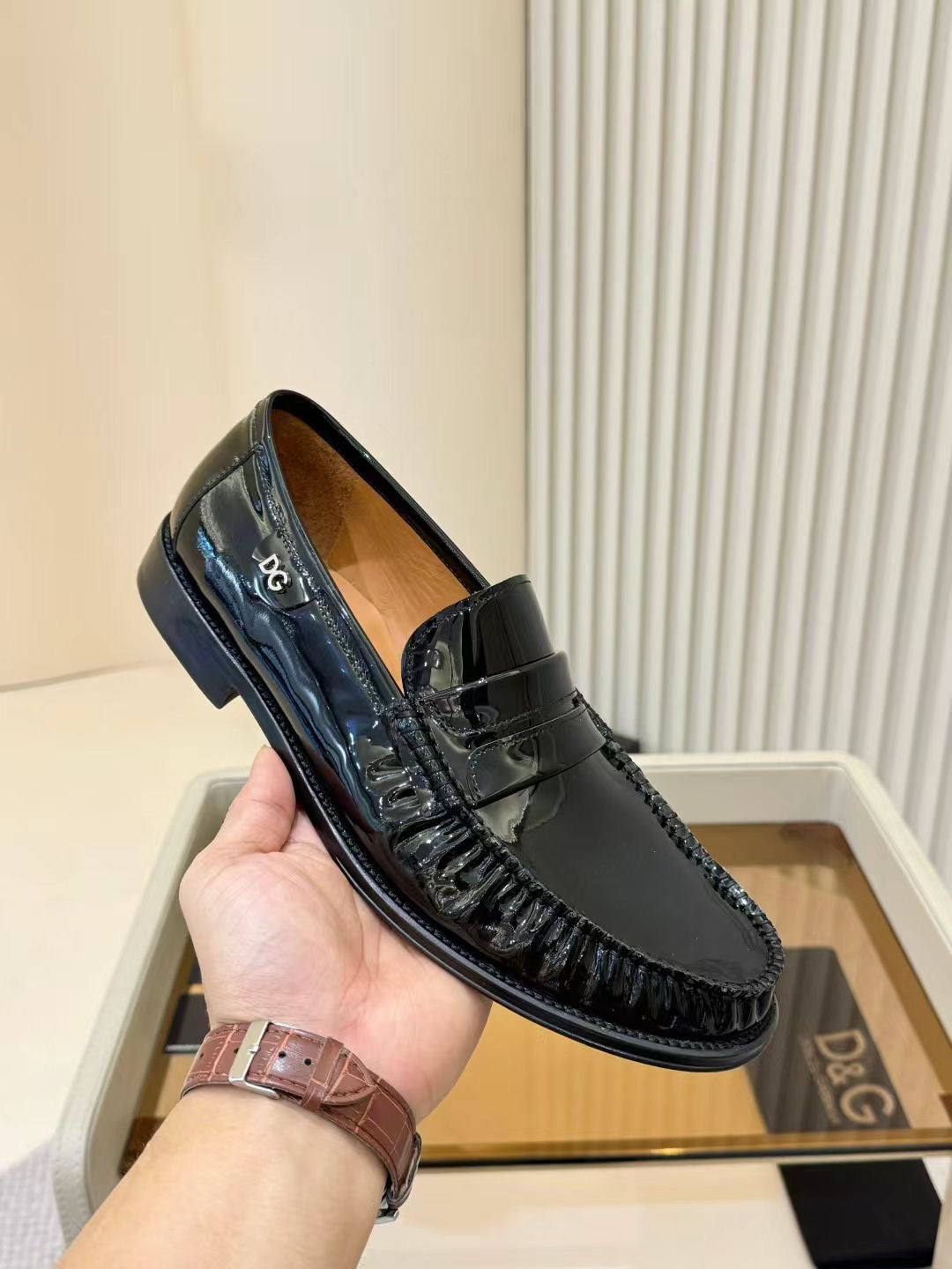 Dolce & Gabbana DG Men's Calfskin Dress Shoes with Leather Sole