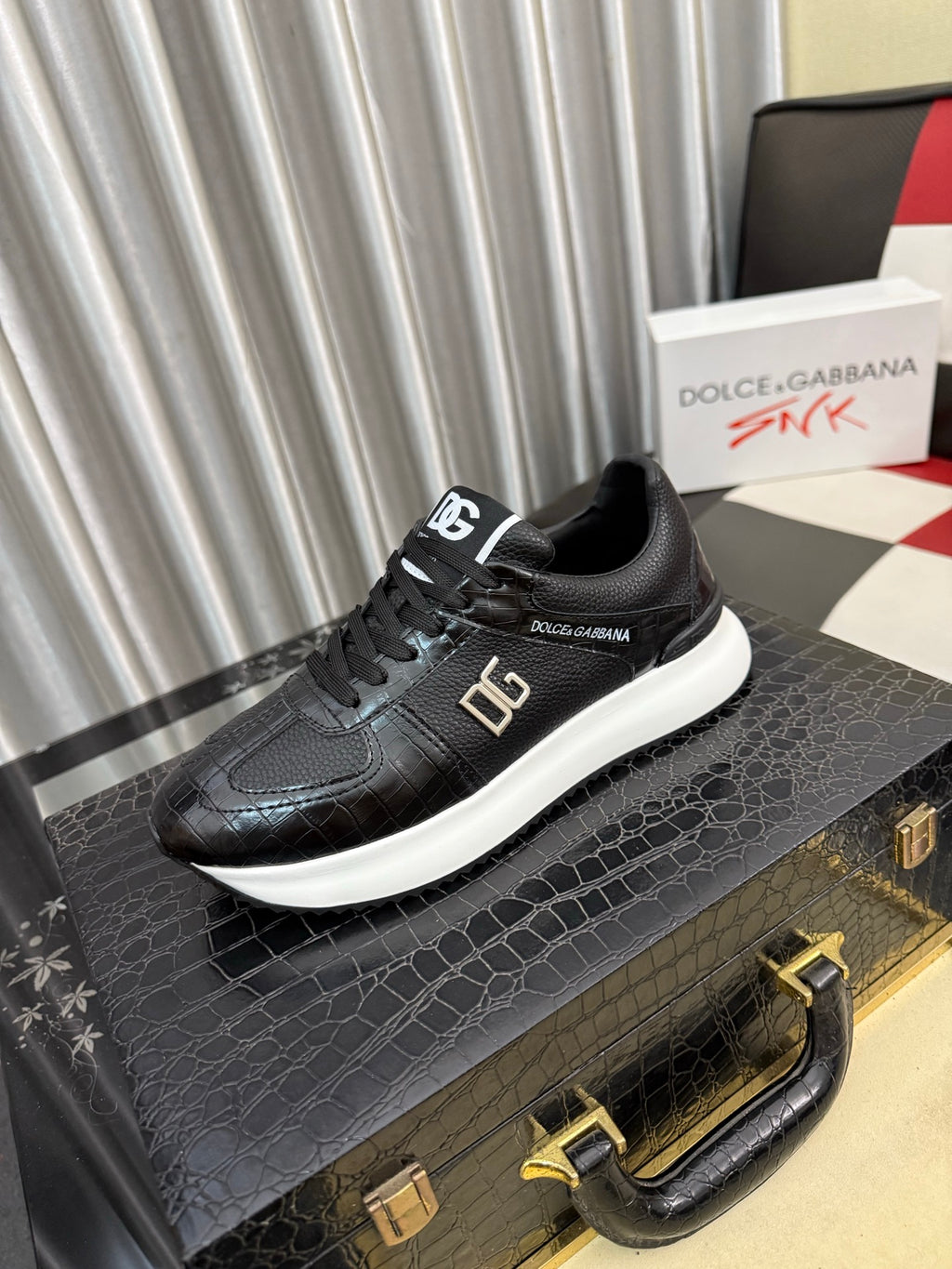 Dolce & Gabbana DG Classic Calfskin Casual Shoes
