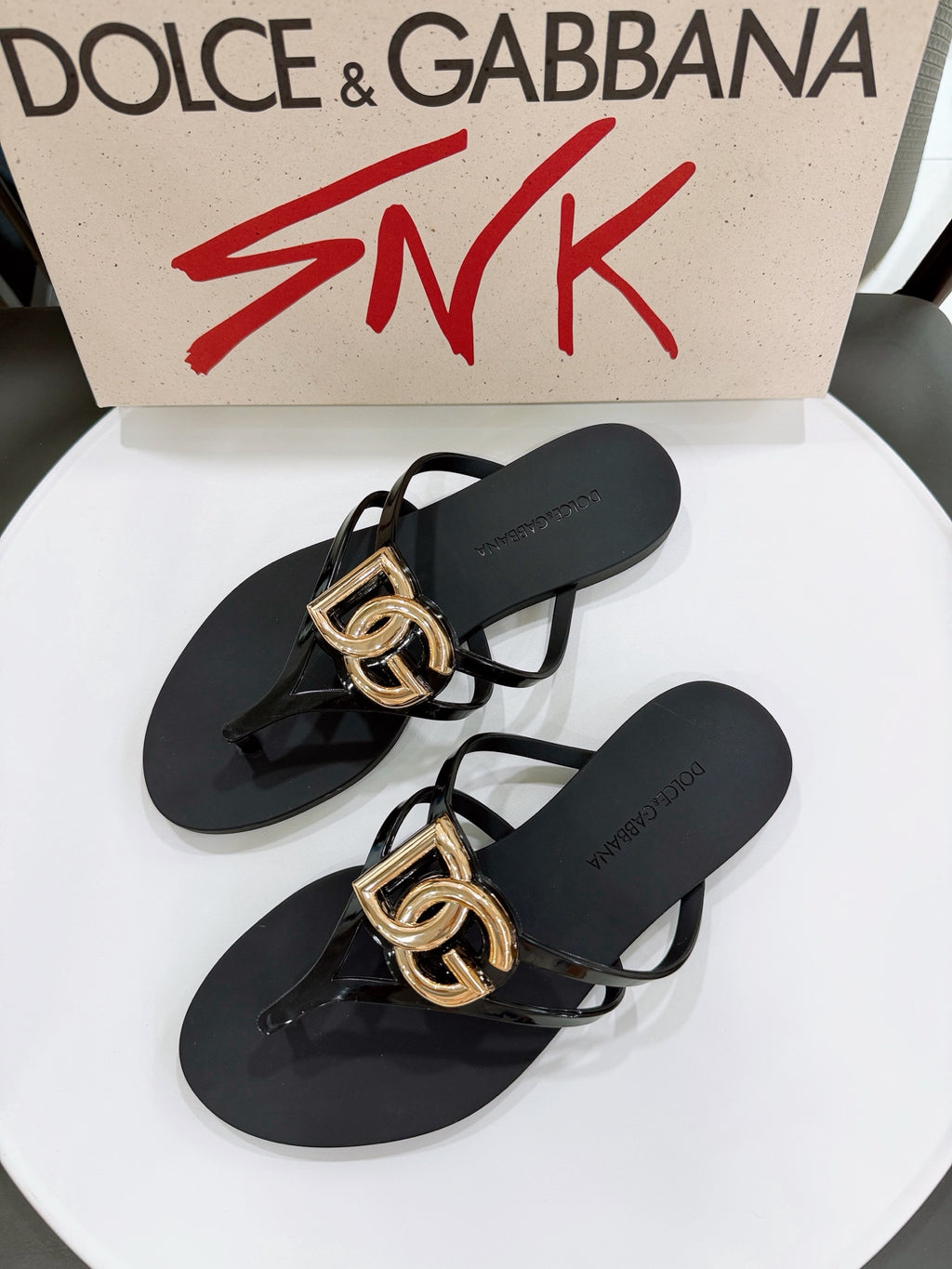 Dolce & Gabbana DG Men's Gold-Buckle TPU Flip Flops