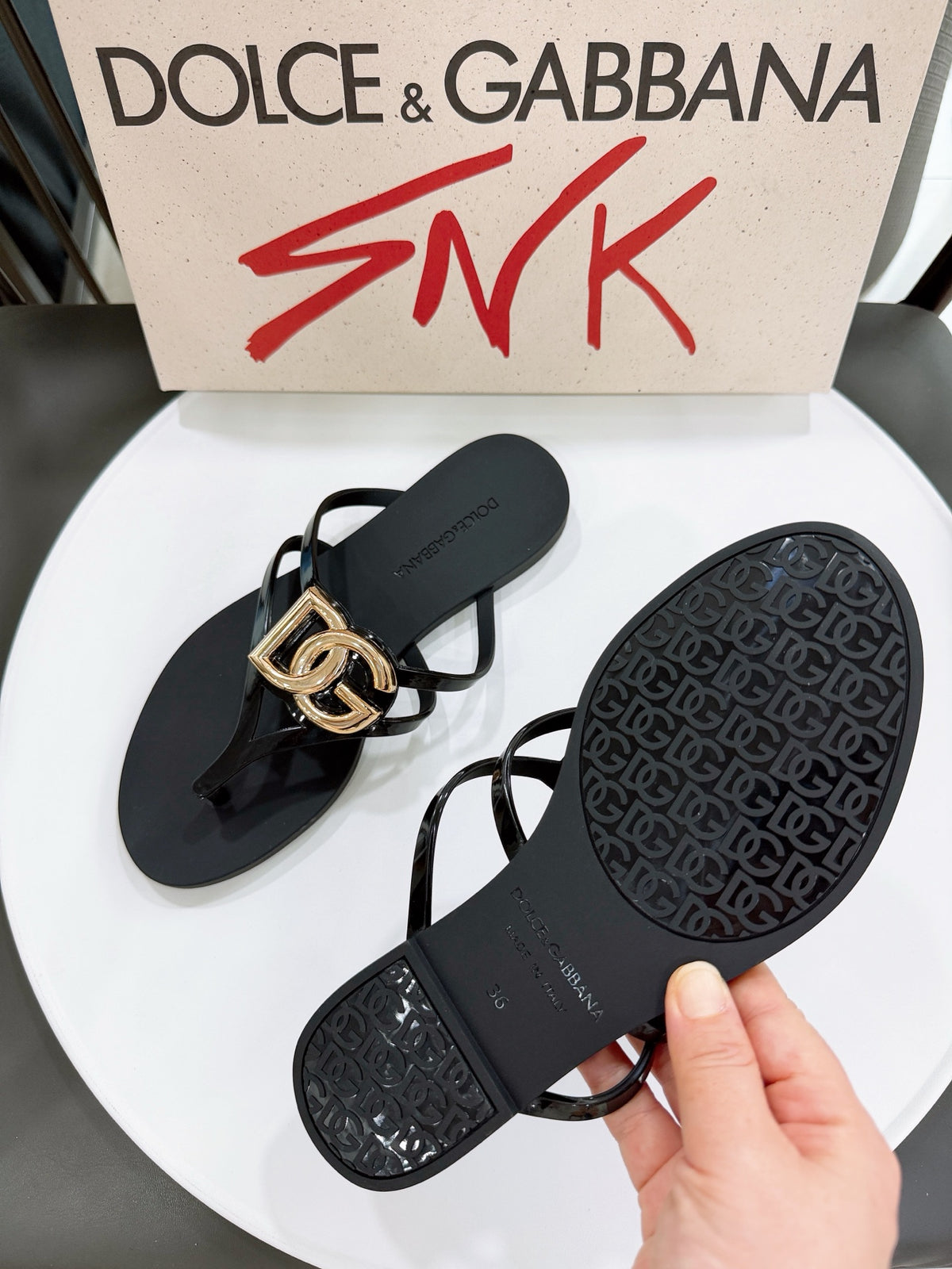 Dolce & Gabbana DG Men's Gold-Buckle TPU Flip Flops