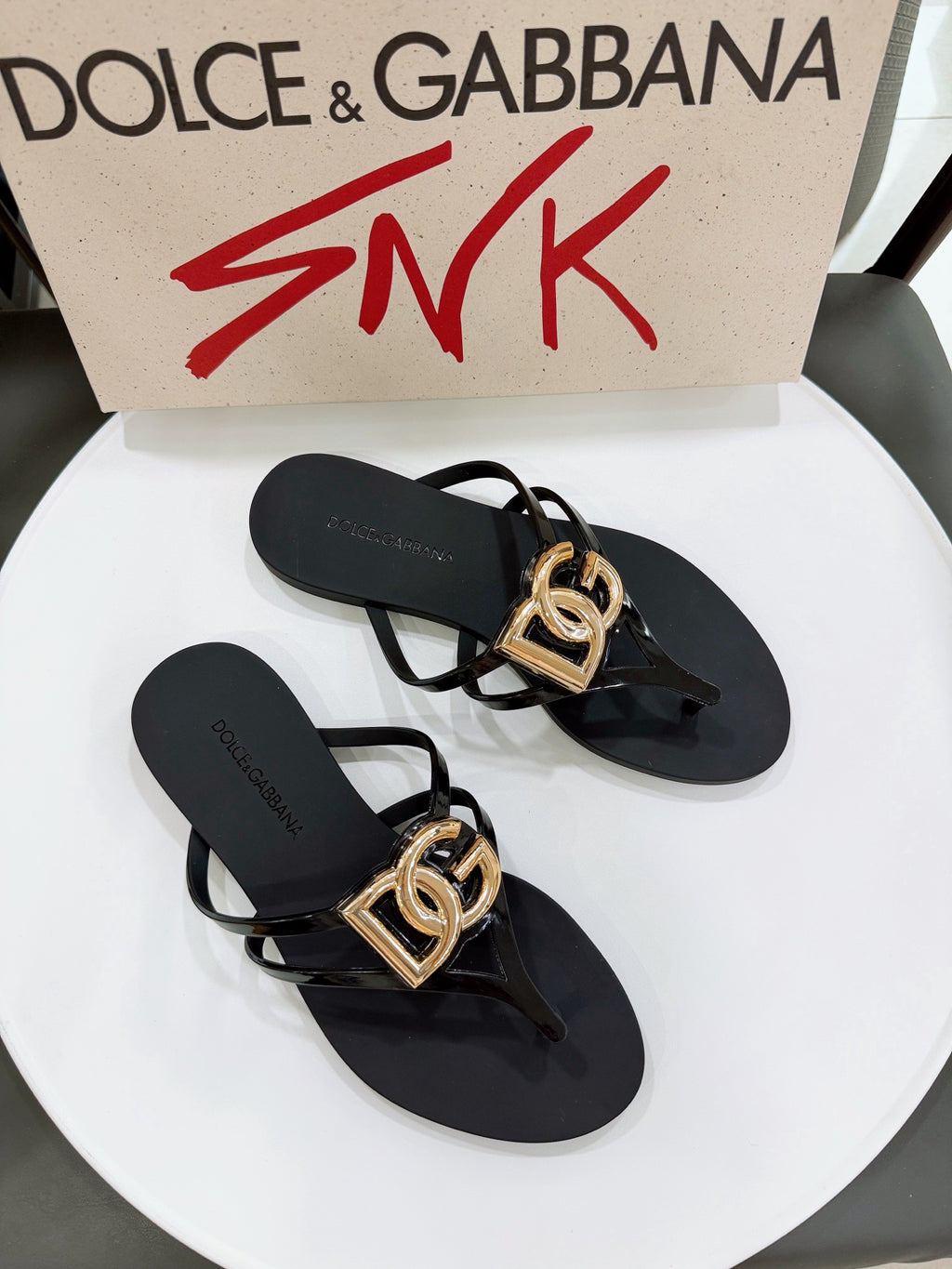 Dolce & Gabbana DG Men's Gold-Buckle TPU Flip Flops
