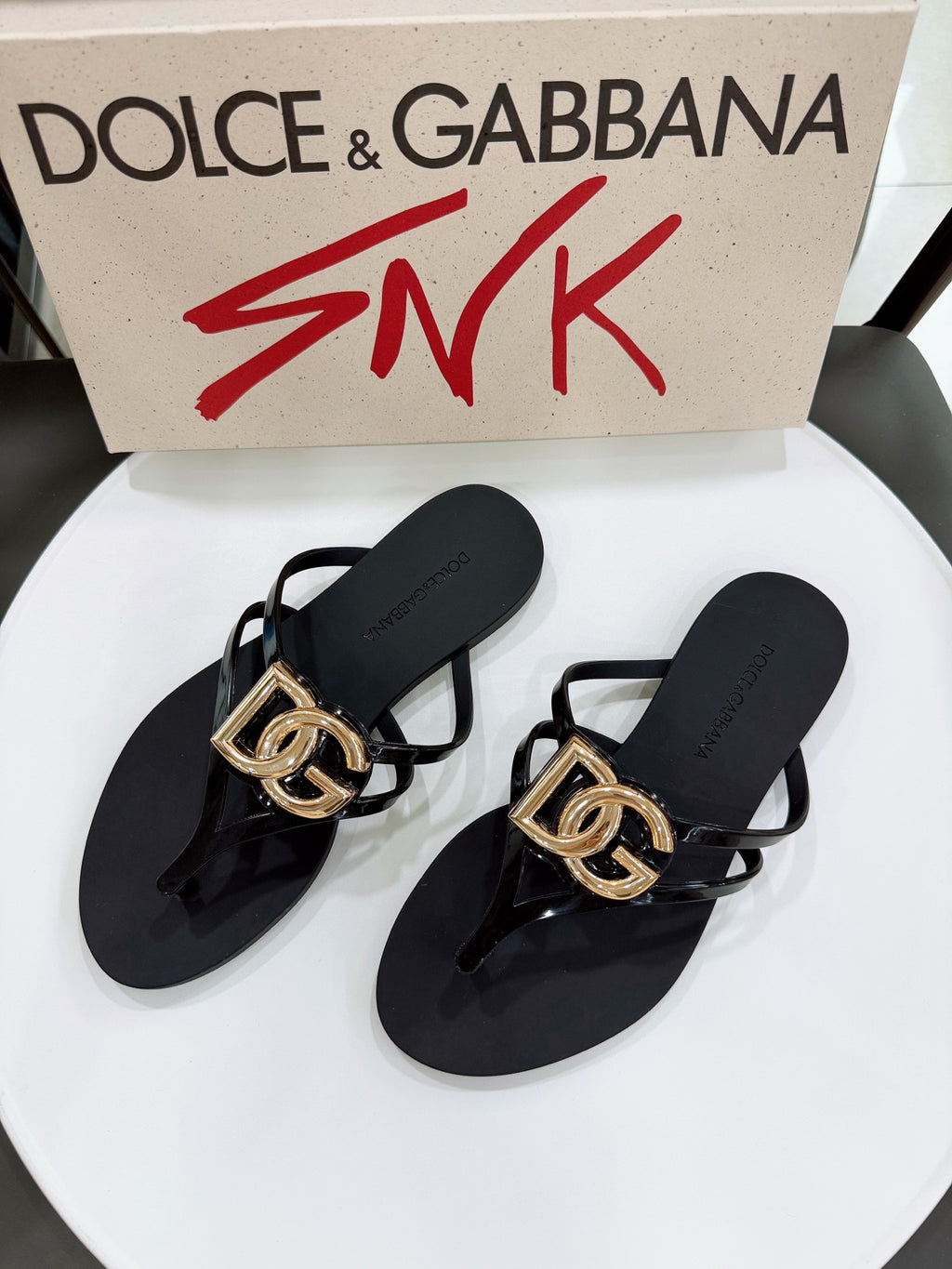 Dolce & Gabbana DG Men's Gold-Buckle TPU Flip Flops