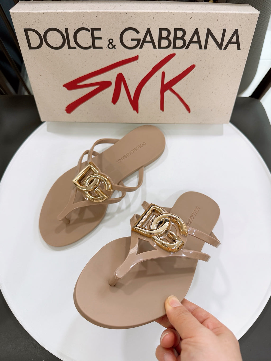 Dolce & Gabbana DG Men's Gold-Buckle TPU Flip Flops