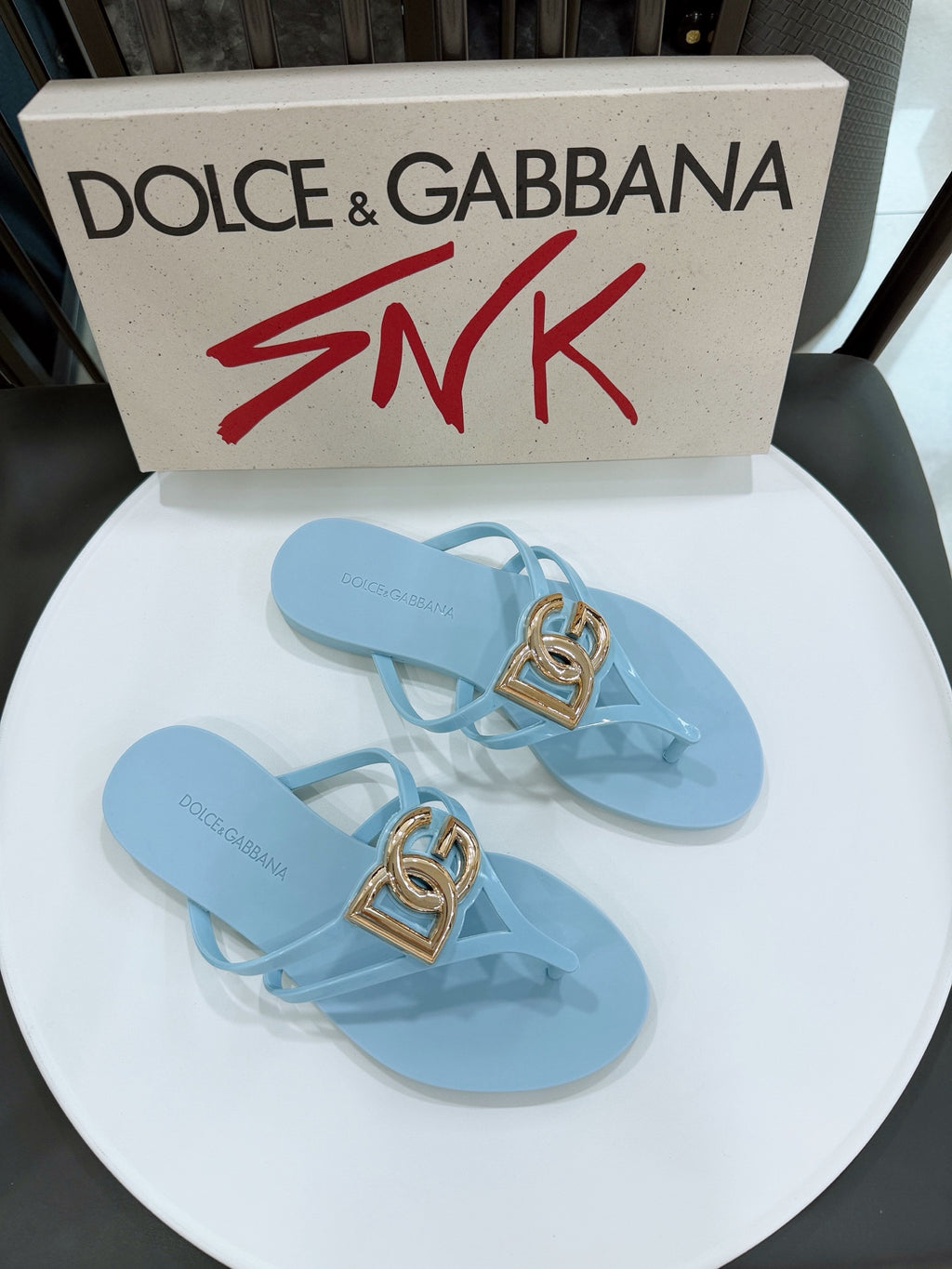 Dolce & Gabbana DG Men's Gold-Buckle TPU Flip Flops