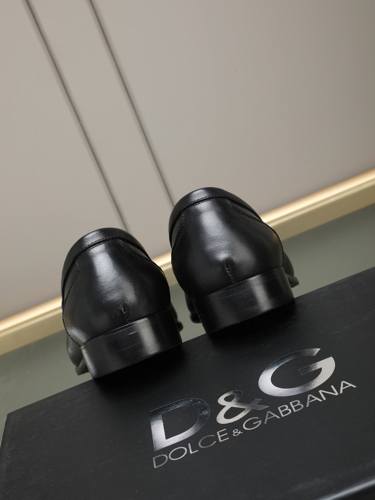 Dolce & Gabbana DG Men's Handcrafted Formal Dress Shoes