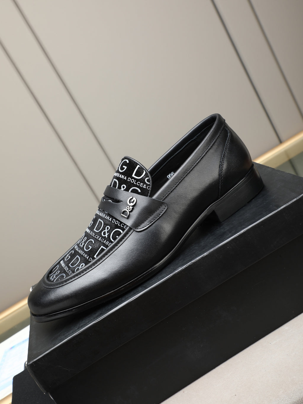 Dolce & Gabbana DG Men's Handcrafted Formal Dress Shoes