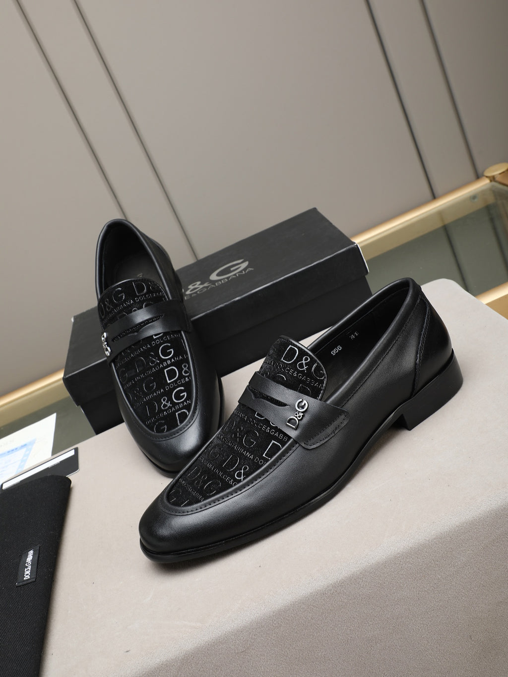 Dolce & Gabbana DG Men's Handcrafted Formal Dress Shoes