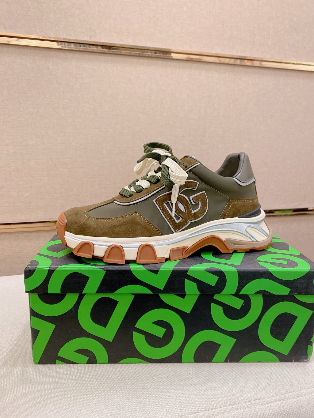 Dolce & Gabbana DG Couple's Athletic Casual Sneakers