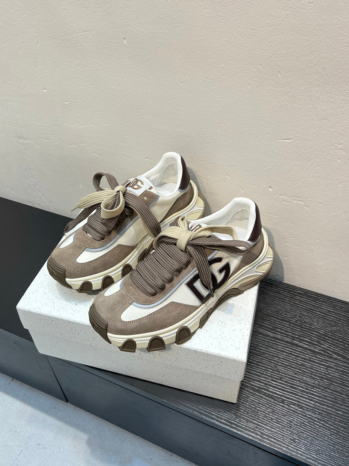 Dolce & Gabbana DG Couple's Athletic Casual Sneakers