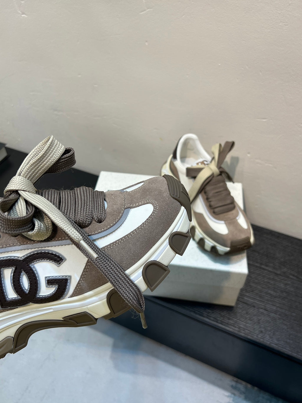 Dolce & Gabbana DG Couple's Athletic Casual Sneakers