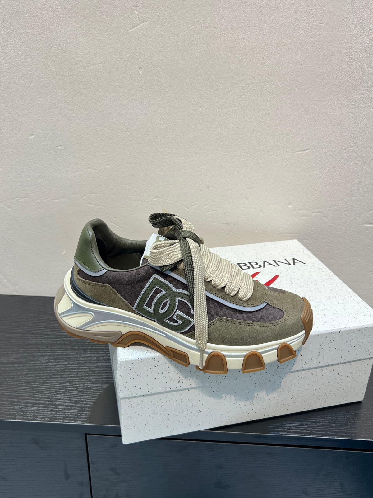 Dolce & Gabbana DG Couple's Athletic Casual Sneakers