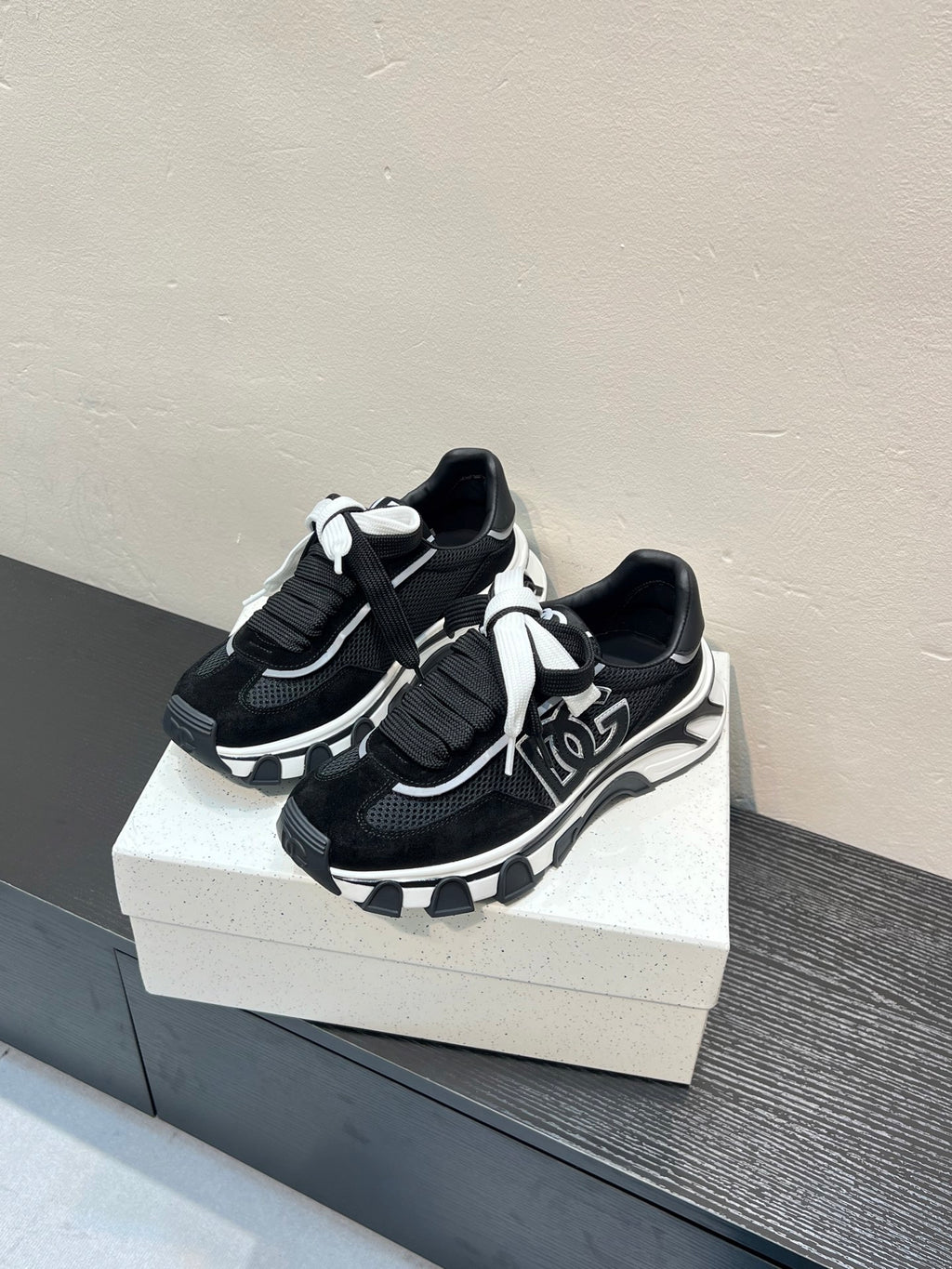Dolce & Gabbana DG Couple's Athletic Casual Sneakers