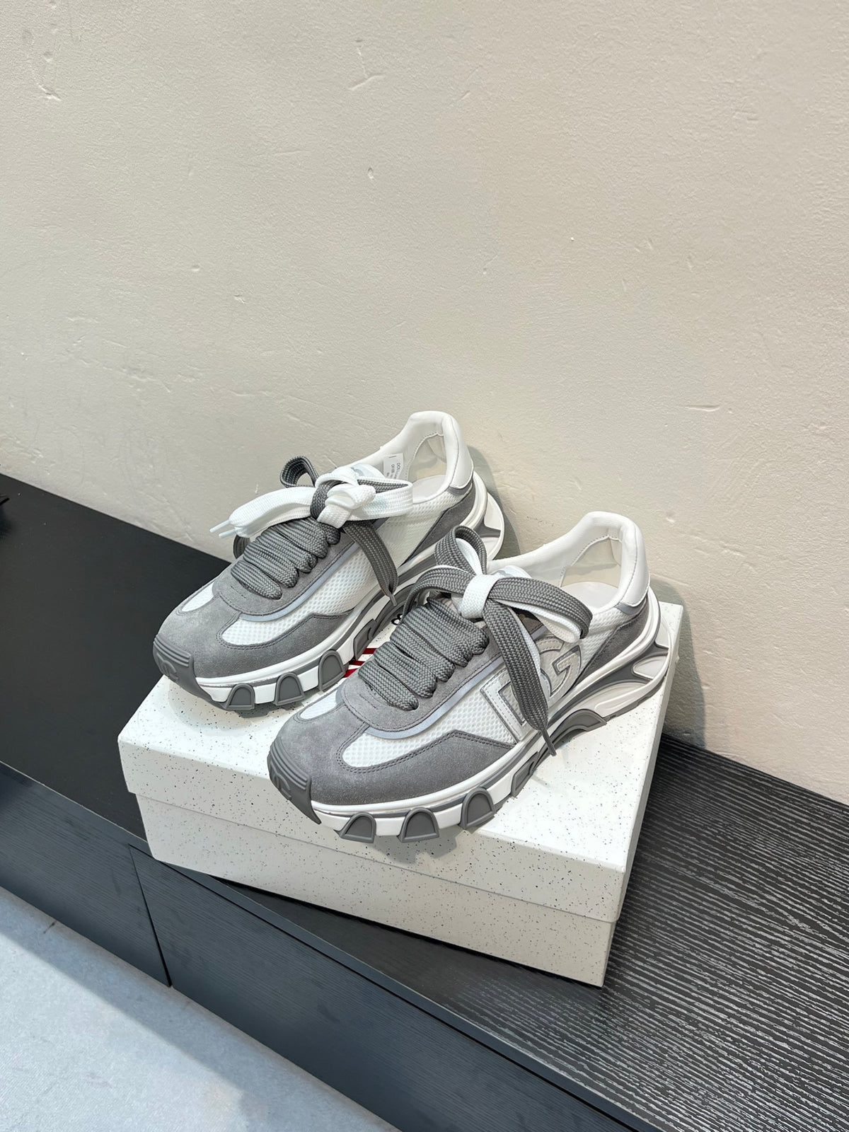 Dolce & Gabbana DG Couple's Athletic Casual Sneakers