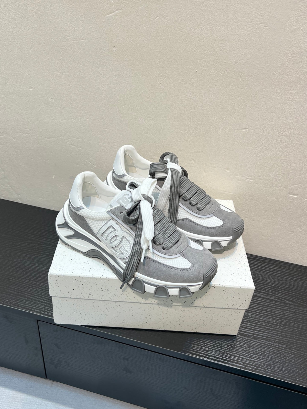 Dolce & Gabbana DG Couple's Athletic Casual Sneakers